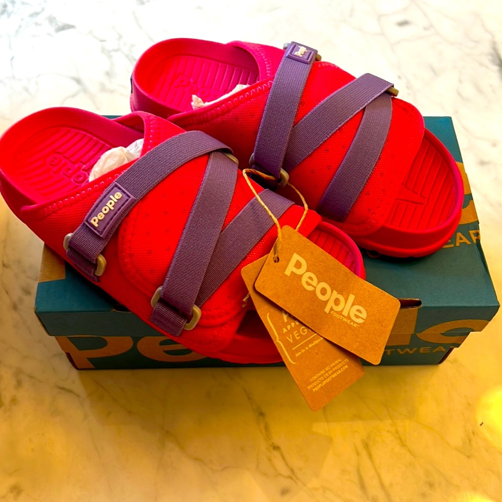 *NWB* People Footwear - The Lennon Chiller Kids (Size Child C12)